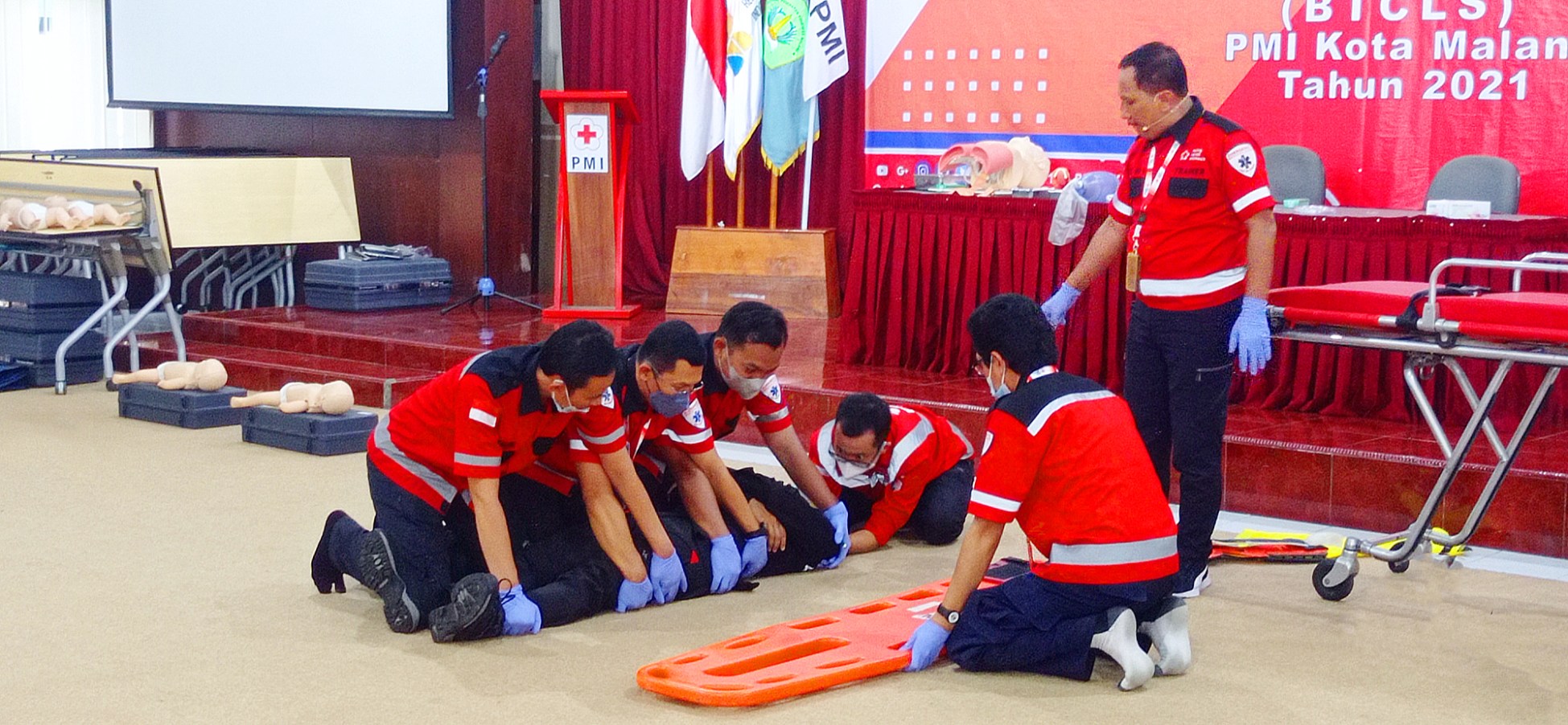 first aid diklat PMI PMR KSR relawan lombok korps Red Cross Indonesia website